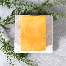 Lade das Bild in den Galerie-Viewer, Travertin-Seifenset